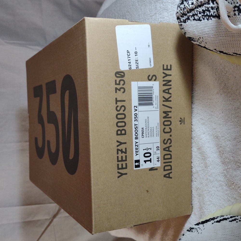 Adidas / Kanye Yeezy Boost 350 V2 Sneakers - WH/BK - Size 10.5 - Picture 15 of 17